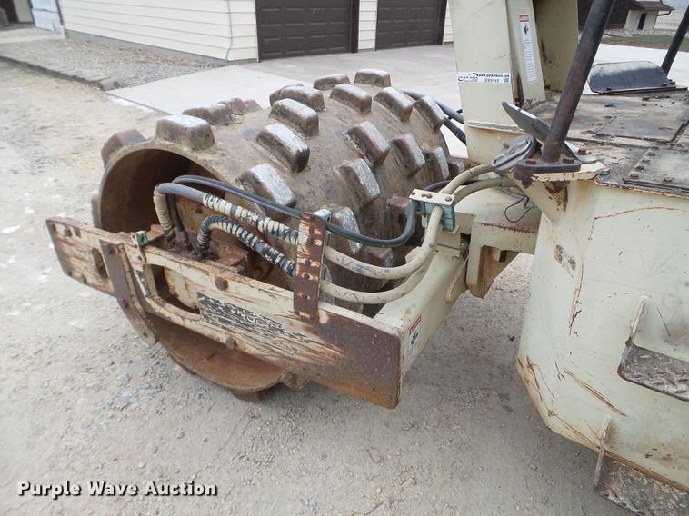 image for item DX9745 1995 Ingersoll Rand SD40F single drum vibratory compactor