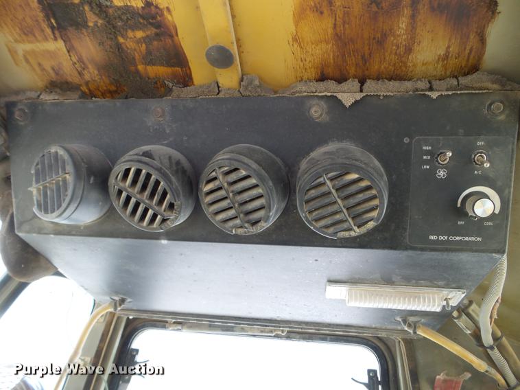 image for item DX9748 1986 Komatsu WA500-1 wheel loader