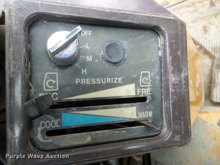 image for item DX9748 1986 Komatsu WA500-1 wheel loader