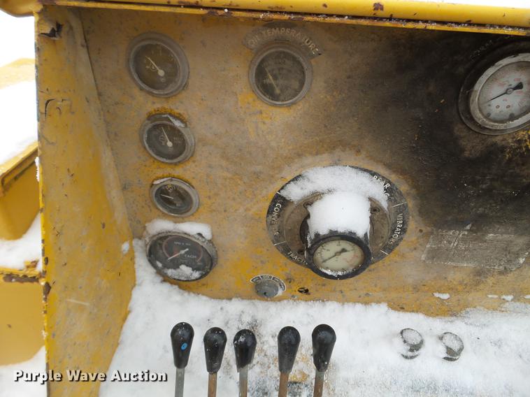 image for item DX9749 1980 Gomaco GT6300 Commander III paver