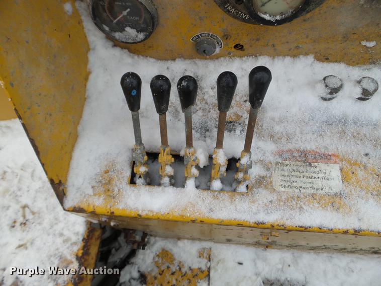 image for item DX9749 1980 Gomaco GT6300 Commander III paver