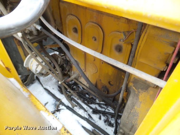 image for item DX9749 1980 Gomaco GT6300 Commander III paver