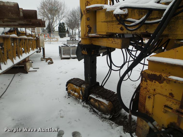 image for item DX9749 1980 Gomaco GT6300 Commander III paver