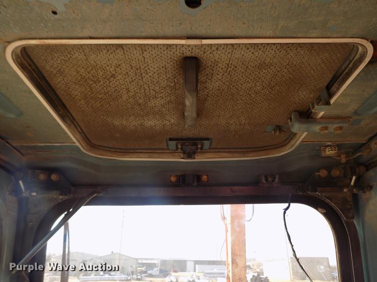 image for item DY9164 1994 Hitachi EX200LC excavator