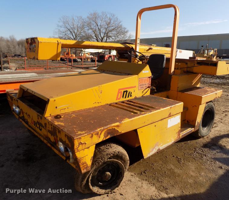 image for item DY9167 1984 BMC MH42B breaker