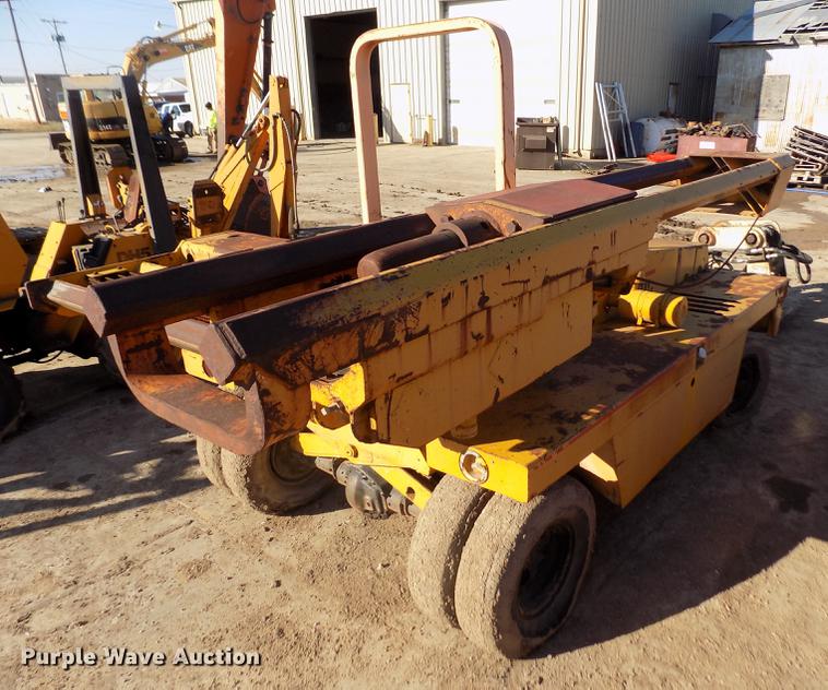 image for item DY9167 1984 BMC MH42B breaker