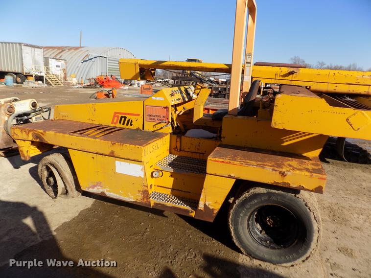 image for item DY9167 1984 BMC MH42B breaker