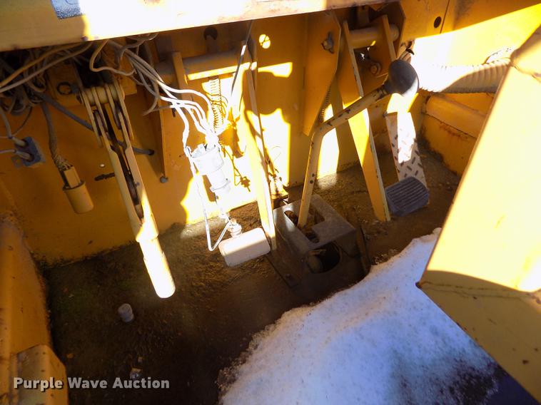 image for item DY9167 1984 BMC MH42B breaker