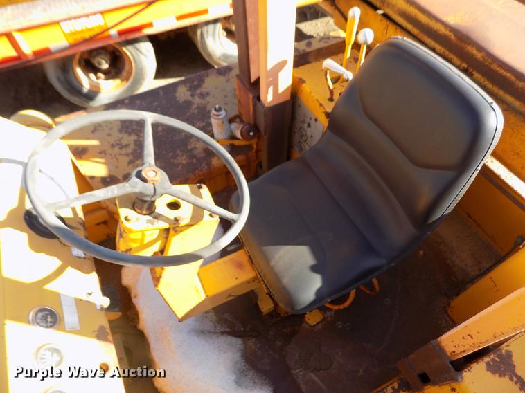 image for item DY9167 1984 BMC MH42B breaker