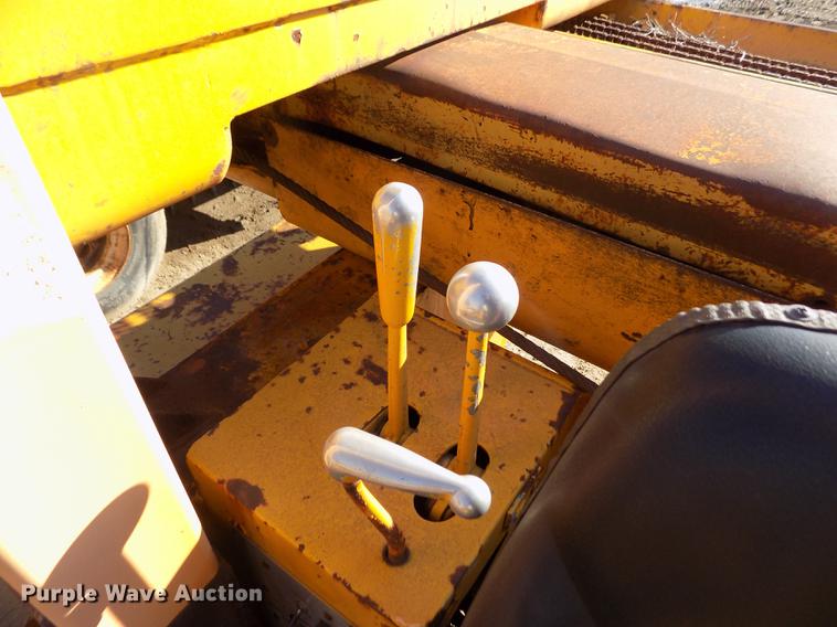 image for item DY9167 1984 BMC MH42B breaker