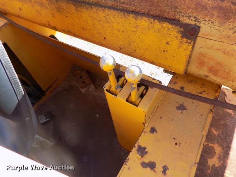 image for item DY9167 1984 BMC MH42B breaker