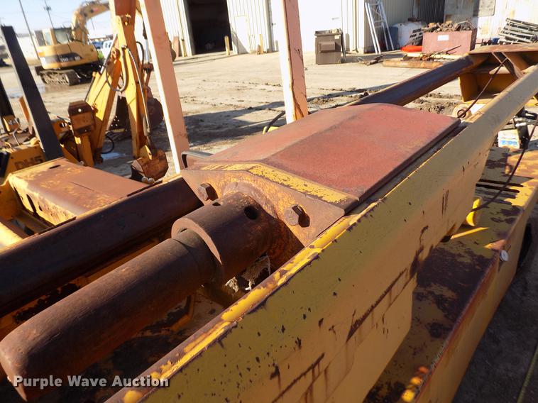 image for item DY9167 1984 BMC MH42B breaker