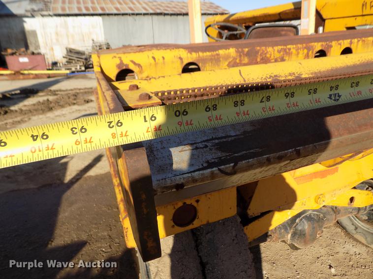 image for item DY9167 1984 BMC MH42B breaker