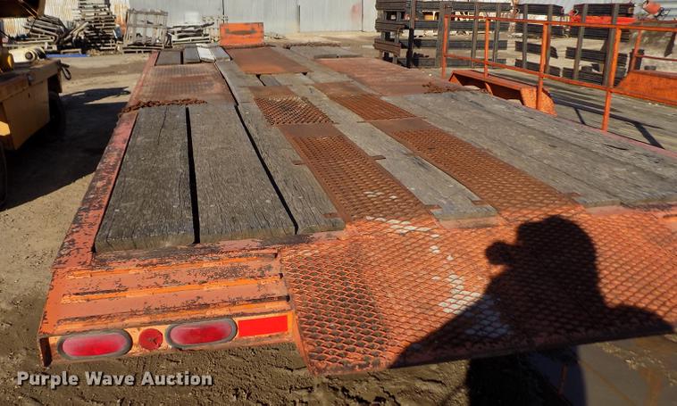 image for item DY9168 1992 Trail-Eze equipment trailer