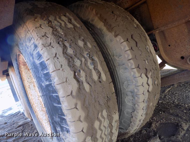 image for item DY9168 1992 Trail-Eze equipment trailer