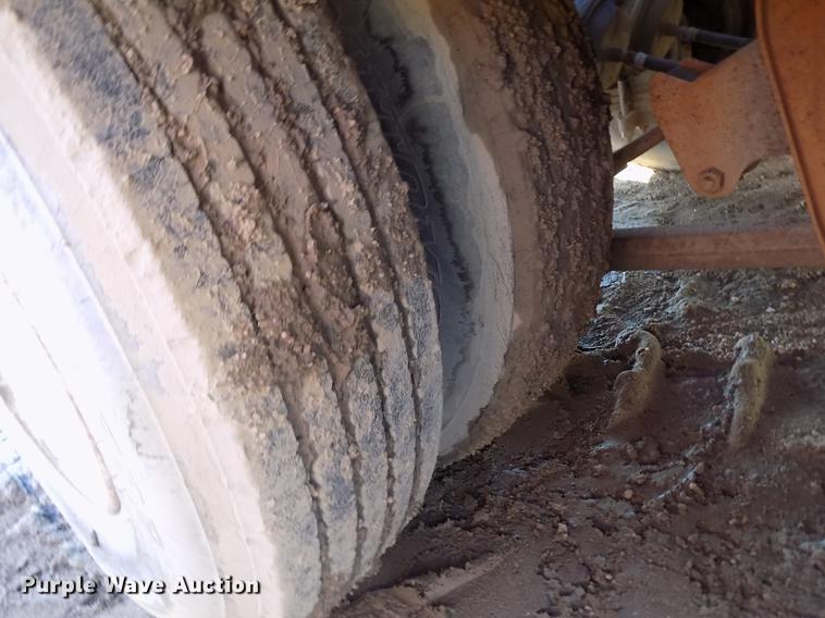 image for item DY9168 1992 Trail-Eze equipment trailer