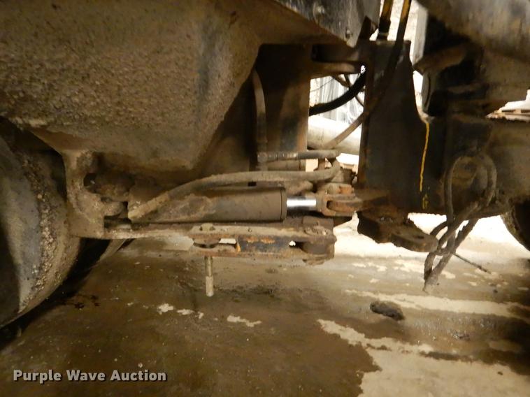 image for item DY9762 1984 Hyster C530A pneumatic roller