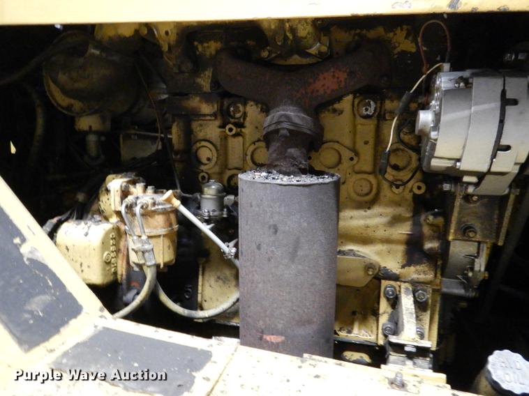 image for item DY9762 1984 Hyster C530A pneumatic roller