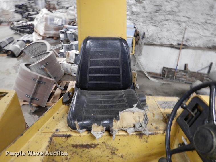 image for item DY9762 1984 Hyster C530A pneumatic roller