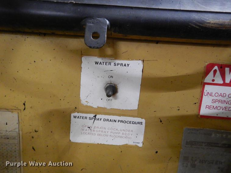 image for item DY9762 1984 Hyster C530A pneumatic roller