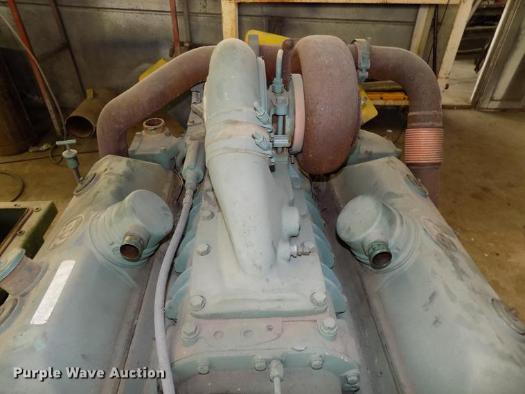 image for item DZ9599 1988 Detroit Diesel 8V92TA V8 turbo diesel engine