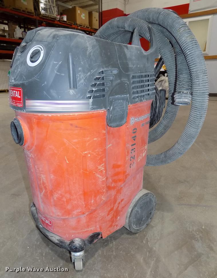 (2) Husqvarna concrete dust extractor vacuums in Omaha, NE Item
