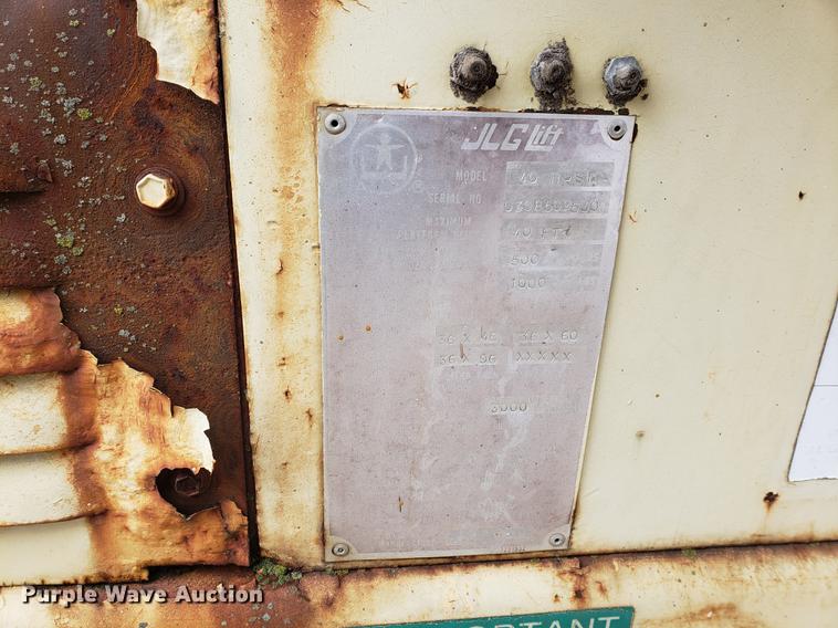 image for item EF9937 JLG 40H boom lift