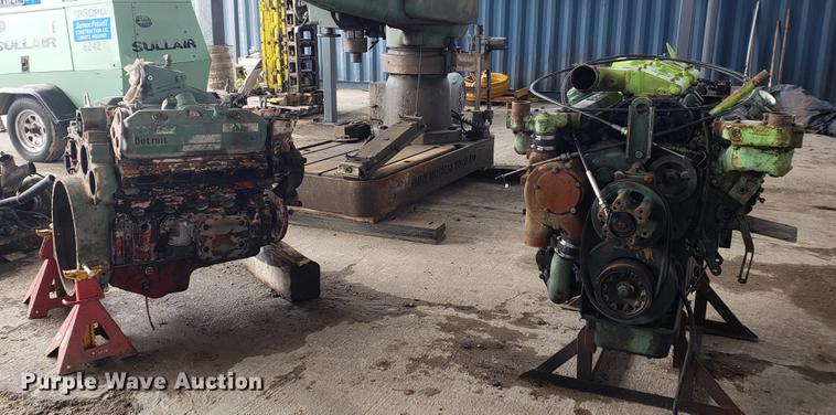 image for item EF9944 (2) Detroit Diesel diesel engines