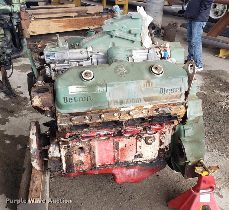 image for item EF9944 (2) Detroit Diesel diesel engines