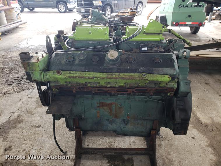 image for item EF9944 (2) Detroit Diesel diesel engines