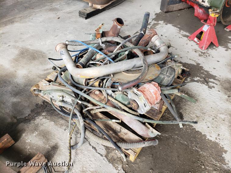 image for item EF9944 (2) Detroit Diesel diesel engines