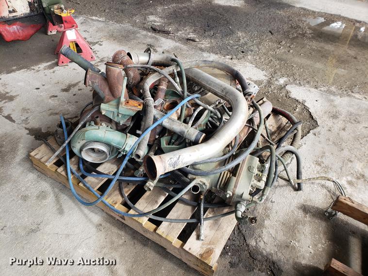 image for item EF9944 (2) Detroit Diesel diesel engines