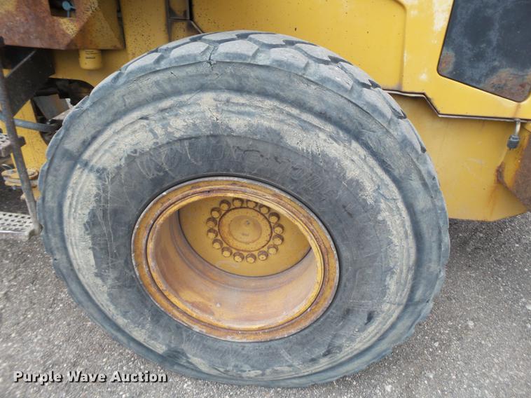 image for item EI9689 1999 Caterpillar 938G wheel loader