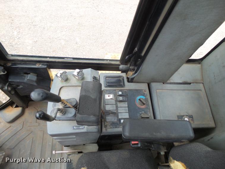 image for item EI9689 1999 Caterpillar 938G wheel loader