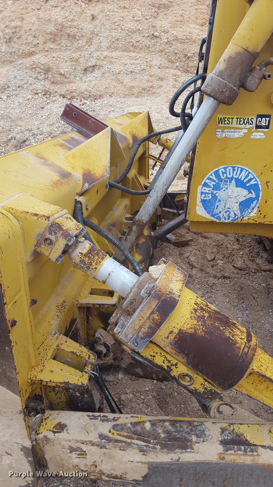 image for item EI9703 1995 Caterpillar D6D dozer