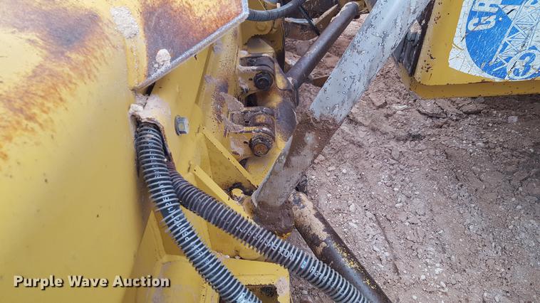 image for item EI9703 1995 Caterpillar D6D dozer