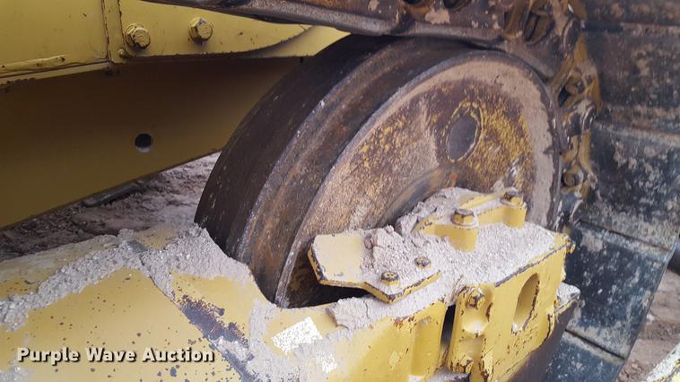 image for item EI9703 1995 Caterpillar D6D dozer