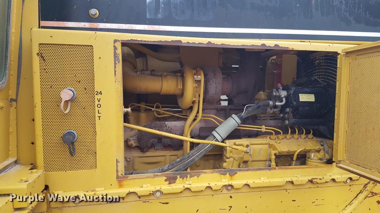 image for item EI9703 1995 Caterpillar D6D dozer