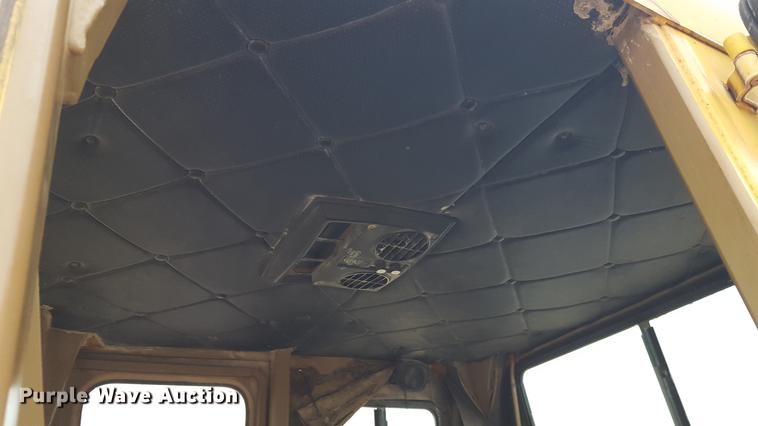 image for item EI9703 1995 Caterpillar D6D dozer