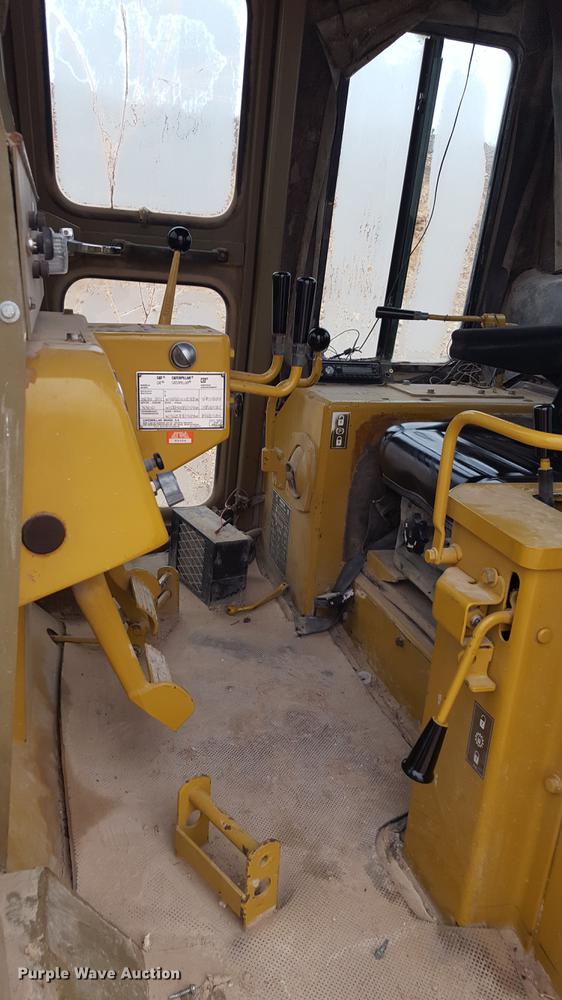 image for item EI9703 1995 Caterpillar D6D dozer