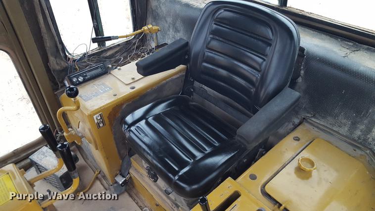 image for item EI9703 1995 Caterpillar D6D dozer