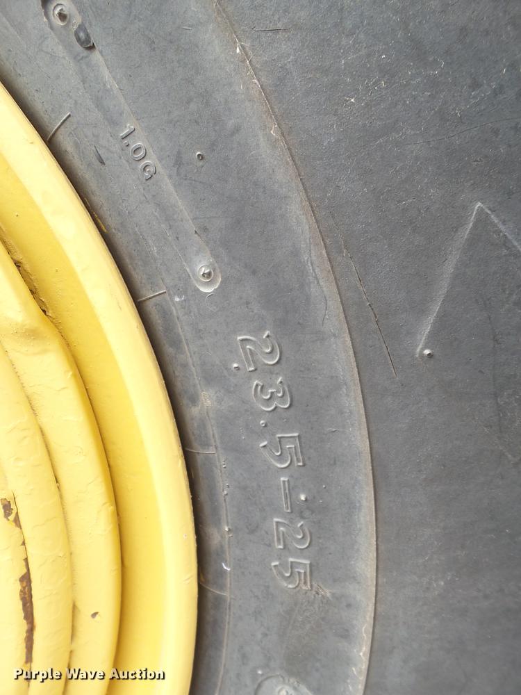 image for item EI9705 1977 Caterpillar 613B scraper