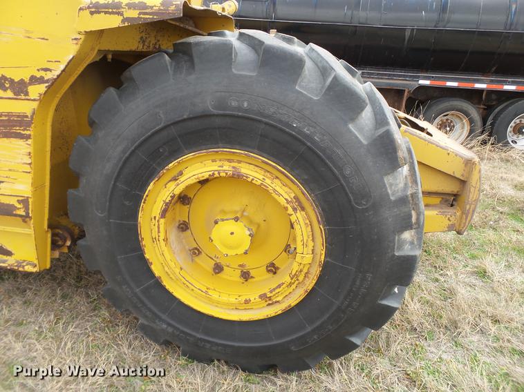 image for item EI9705 1977 Caterpillar 613B scraper