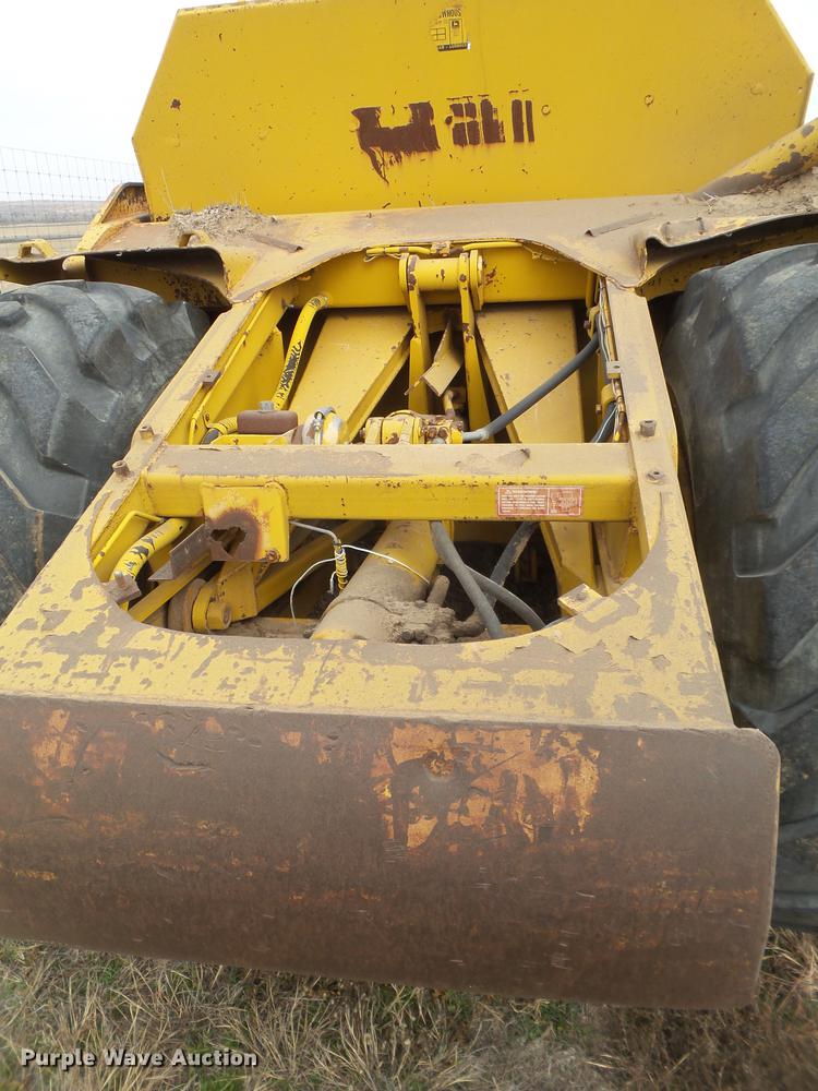 image for item EI9705 1977 Caterpillar 613B scraper