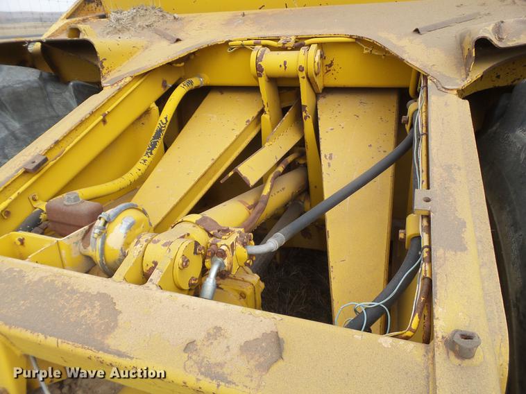 image for item EI9705 1977 Caterpillar 613B scraper