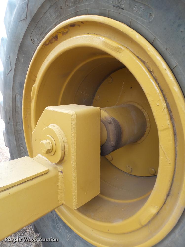 image for item EI9705 1977 Caterpillar 613B scraper