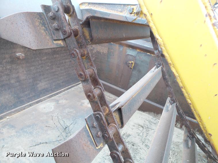 image for item EI9705 1977 Caterpillar 613B scraper