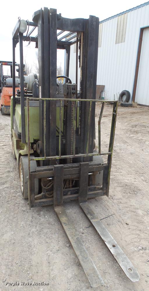image for item EI9715 Clark CGC25 forklift