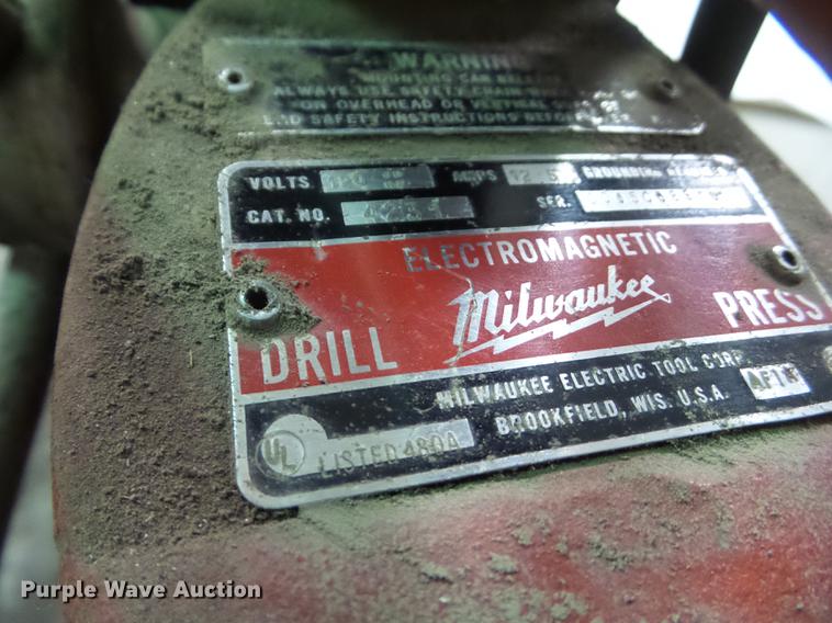 image for item EM9015 Milwaukee elctro-magnetic drill press