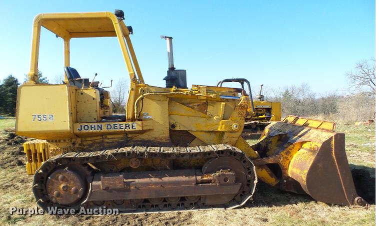 image for item EM9016 1990 John Deere 755B track loader
